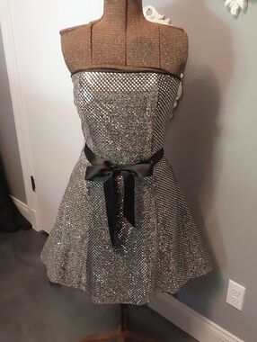 Jessica McClintock Silver Sequin Strapless Party Dress